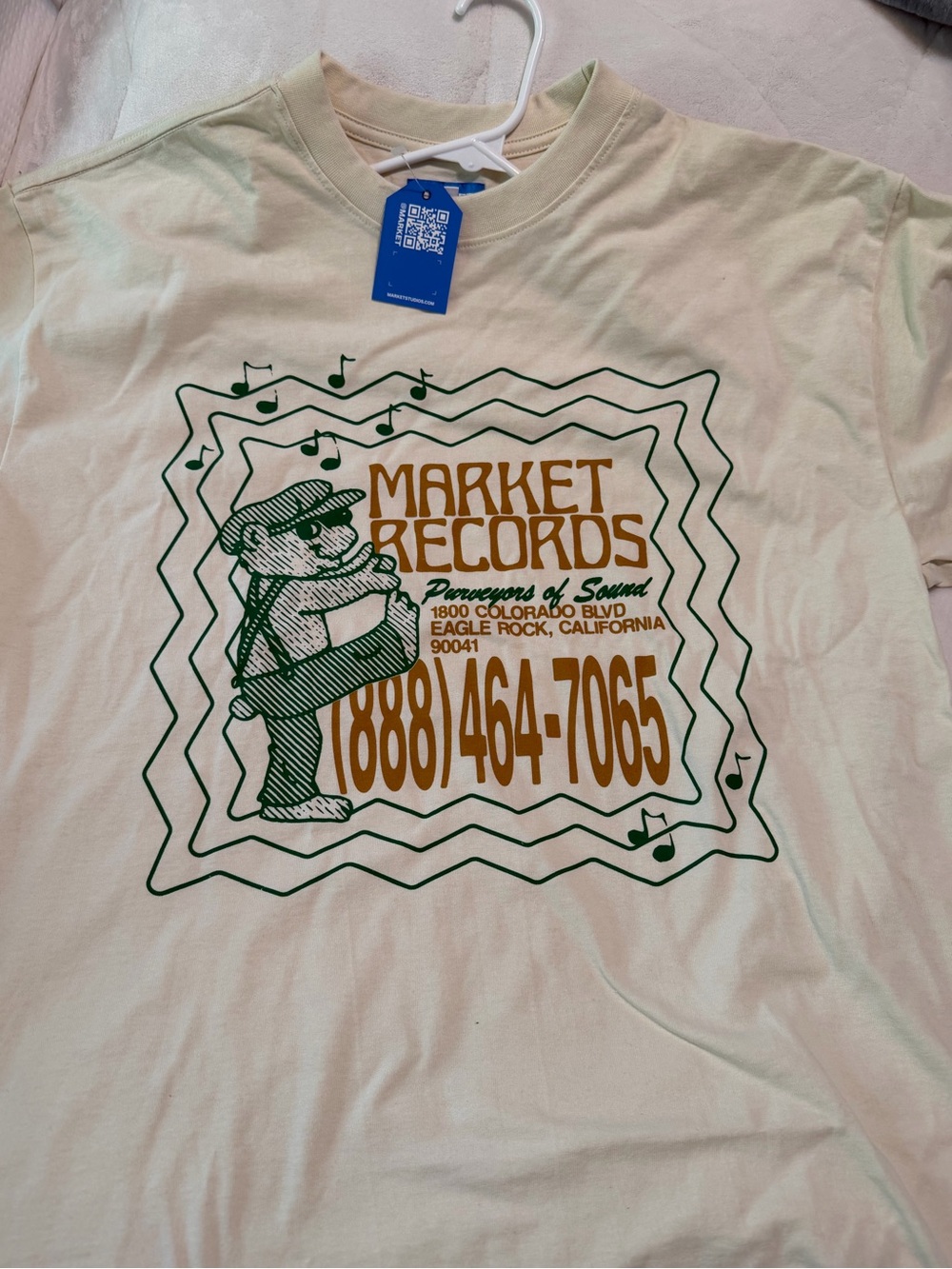 Market Cream Graphic Tee with Green and Gold Print xxl